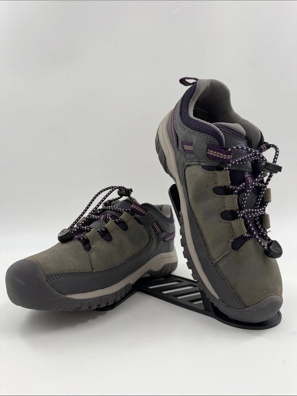 KEEN Kids' Targhee Low Waterproof Hiking Shoe Magnet/Tillandsia Purple Youth 3
